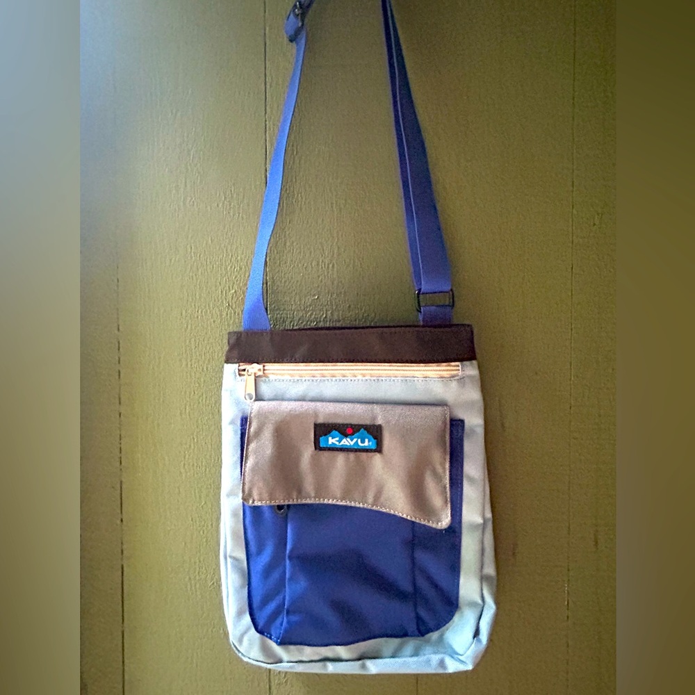 KAVU Keeper crossbody bag in shades of blue and gray.